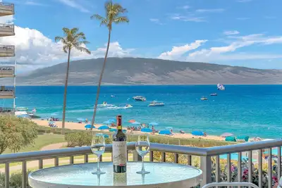 Image de Maui Resort Rentals: The Whaler 315 - Remodeled Interior Courtyard Studio, Gorgeous Ocean Views!