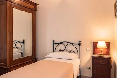 Image de Apartment for up to 5 guests with kitchen in historic center of L'Aquila