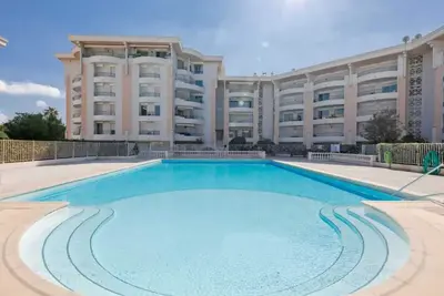 Homerez - Appartement à Fréjus avec vue montagne