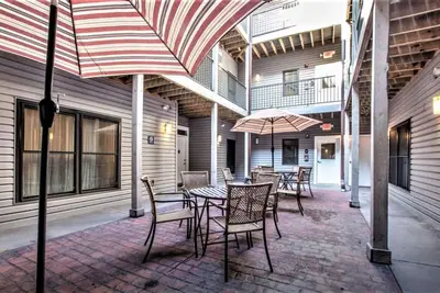 Image de South Haven Condo w/ pool by the Black River, restaurants, shops & beaches!