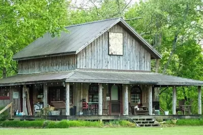 Image de Saunders Cabin- Creekside w/ample outdoor game space & fire pit