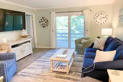 Image de Cozy and Secluded 2br / 2ba fully equipped condo just a short walk to the beach