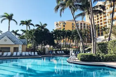 Image de 470 - Breathtaking Ritz Carlton Apartment - Gym - Multiple Pools