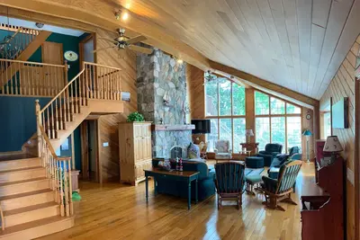 Image de Long Point multi-family cottage sleeps 12-15, 100’ boatdock, beach 5min walk