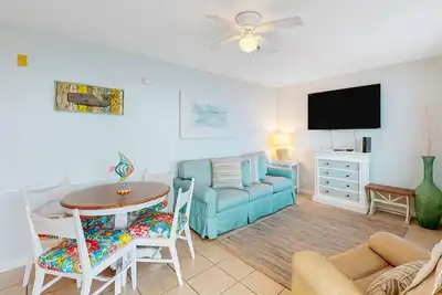 Image de Beachfront Condo w/Shared Pool, Fast WiFi, Private Washer & Dryer + Central Ac