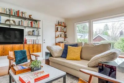 Image de Dog-Friendly Home w/Fast WiFi, Full Kitchen, Gas Fireplace, Private Washer/Dryer