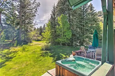 Image de ‘Chicago Creek B & B‘: 1 Mi to Mt Blue Sky!