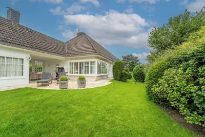 Image de Vacation home for up to 5 people with garden and fireplace.
