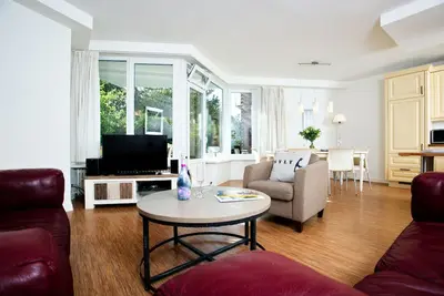 Image de Spacious vacation apartment for 4 people with terrace, centrally located.