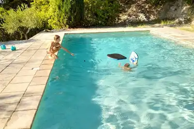 Image de A la campagne avec piscine proche Ardèche
