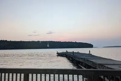 Image de Lake front property with stunning view of the apostle islands
