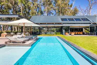 Image de Luxury, contemporary Constantia home