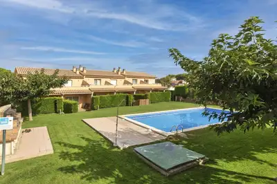 Image de Magnifique maison de vacances pour 6 personnes avec piscine, climatisation, Wifi, Tv et terrasse