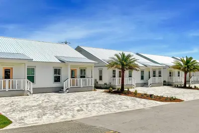 Image de Beach Cottage - Steps from the Beach & Boat Slips