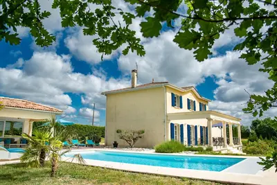 Image de Belle villa avec piscine privée et pool house