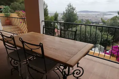 Image de Independent accommodation in a villa, breathtaking sea view, beautiful terrace, swimming pool