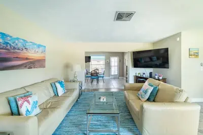 Image de Cottage w/lanai and garage, 4 mi. Siesta Key