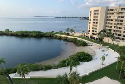 Image de Hudson Beach Gulf of Mexico Waterfront Condo Tennis Pool Boating Amazing Views!