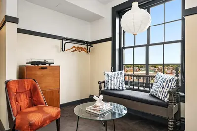 Image de Kasa | Accessible Studio in the Heart of Steel City | The Maverick