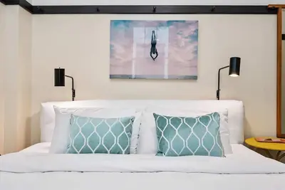 Image de Kasa | Atrium Studio in East Liberty Neighborhood | The Maverick
