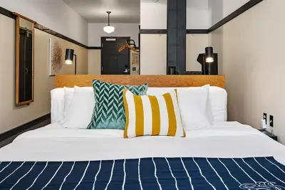 Image de Kasa | Classic Studio - Comfortable and Convenient | The Maverick