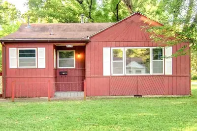 Image de Bohemiam Charm Private Home w\/ large yd + near Event ctr