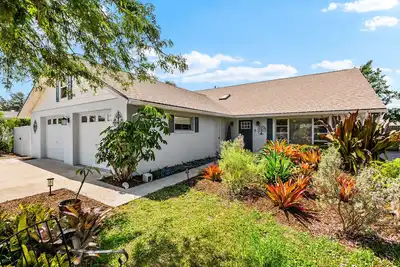 Image de Tiki Gardens House, Sarasota, Florida, with dipping Pool, Tiki bar +++