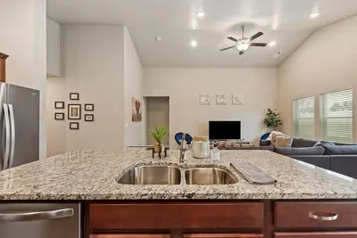 Image de Sunset beauty ~ 4bed ~ King Master ~ Newly built