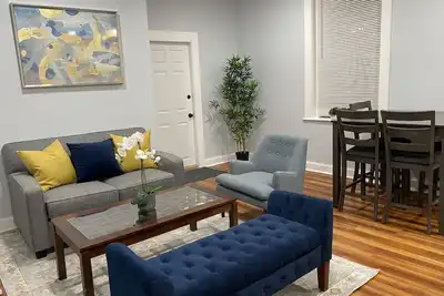 Image de Remodeled Spacious Apartment in Perfect Location