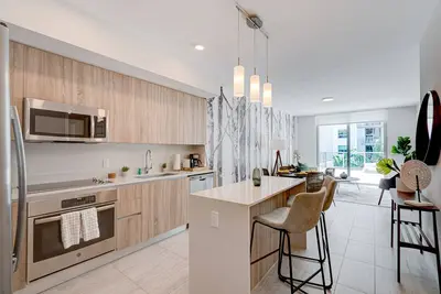 Image de Jc719 Design District, Luxury Bayview