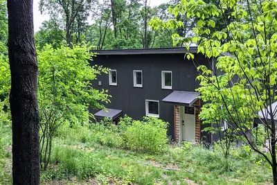 Image de Bright\/modern escape :: nestled in the forest, walk to the village & train