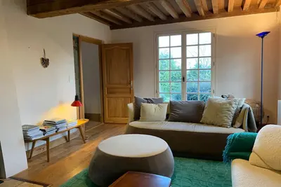 Image de The perfect get away - house set in a meadow with its own lake