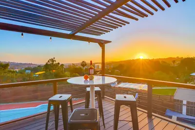 Image de The Helix House | Pool & Mountain Views