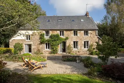 Image de Quiet country house with park-like garden near the Atlantic coast ideal for families