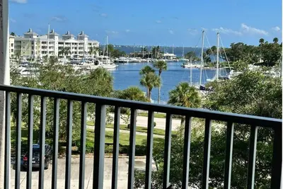 Image de Updated! ! Downtown Melbourne Condo with Harbor Views!