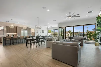 Image de Heated Pool at no Charge, 4 Bedrooms 3 Baths, Gourmet kitchen