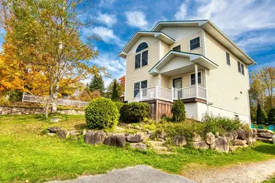 Image de Situé au centre-ville de Lake Placid! Dog Friendly!