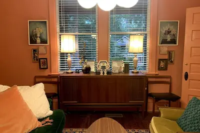 Image de Downtown Historic Charm Unit B. New to Vrbo!