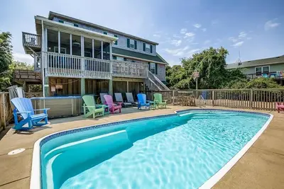 Image de The Three Fish Inn | 1, 110 ft. to the beach | Private Pool, Hot Tub