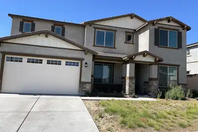 Image de 20 Minutes from Pechanga Casino** Menifee, Ca. 6 bedrooms 5 bathroom House