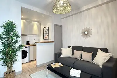 Image de Eiffel Tower - Apartment for 4 with elevator