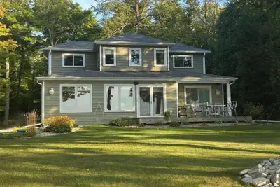 Image de Relax on the shores of Green Bay in your beautiful, private, two bedroom home