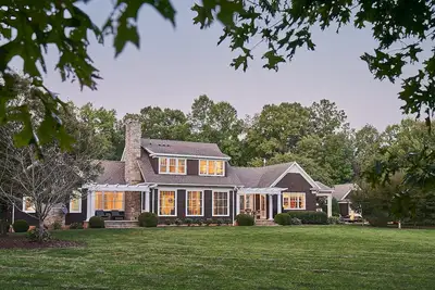 Image de 100Acre Estate, Fishing Pond, Game Rm, En-Suite Bdrms, Mins to Main St. & Vineyards