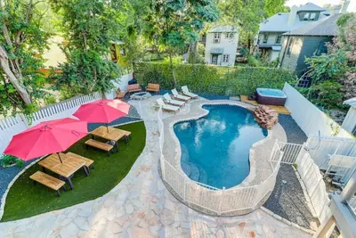 Image de Walk to River Walk~Heated Pool~HotTub~Sleeps 13