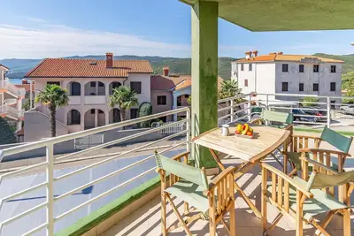 Bel appartement à Rabac avec WiFi