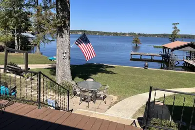 Image de Small Families and Fishermen welcome! Boat ramp/fire pit/kayaks.