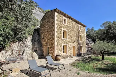 Image de Superbe maison de 2 chambres Ă Apt