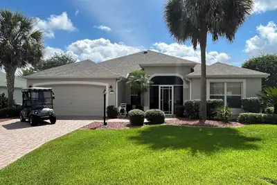 Image de New! ! Modern vacation home in The Villages available now! Come relax and enjoy!