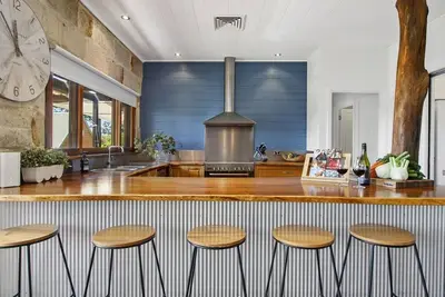 Image de Hailey@Kurrajong - stylish and delightful. Specials On Now!