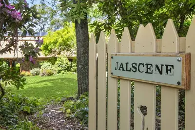Image de Jalscene - Single night bookings available!